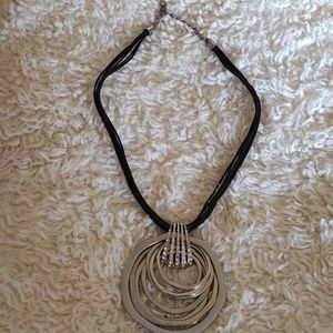 Beautiful 😍❤️ Black / Silver rhinestone accent necklace